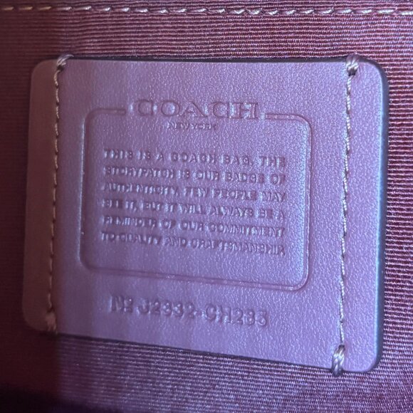 Coach Gallery Tote in Fuchsia with Scarf and Charm (2004) - Picture 11 of 11